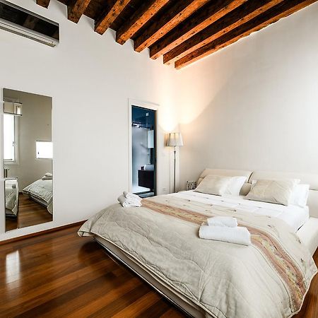 Frari Luxury Apartment Венеция Екстериор снимка