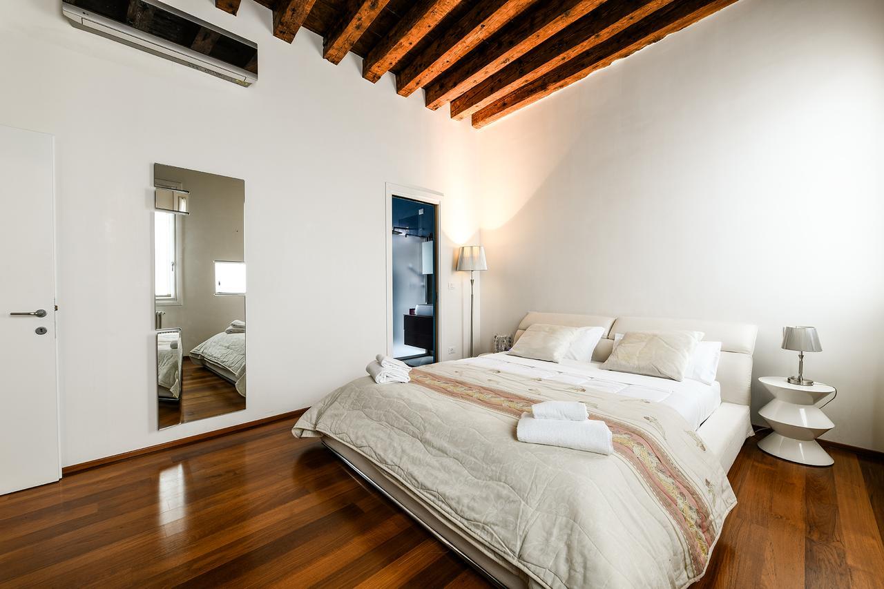 Frari Luxury Apartment Венеция Екстериор снимка