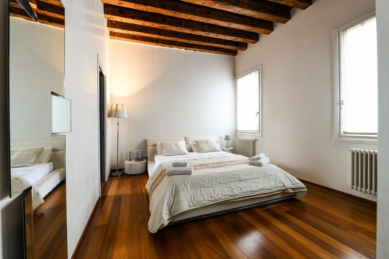 Frari Luxury Apartment Венеция Екстериор снимка